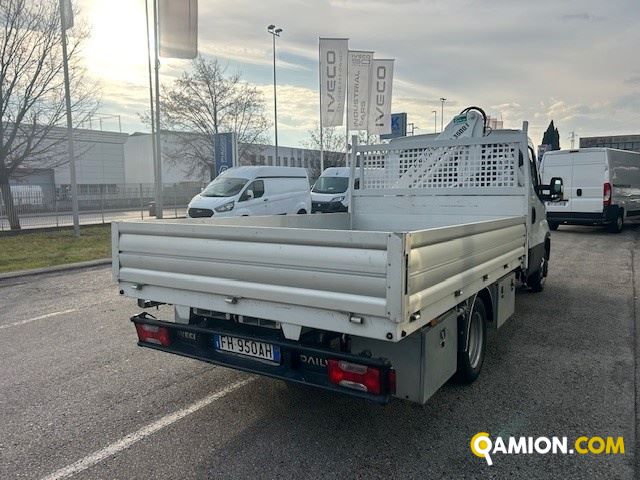 Iveco Mod. IVECO Vers. IVECO | Leggero Cabinato <= 35 q.li Cassone fisso con Gru | INDUSTRIAL CARS S.P.A