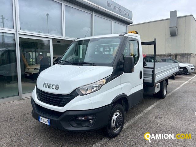 Iveco Mod. IVECO Vers. IVECO | Leggero Furgone <= 35 q.li Furgonato con sponda | INDUSTRIAL CARS S.P.A