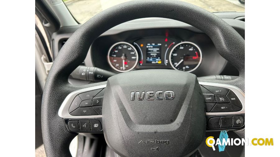 Iveco Mod. IVECO Vers. IVECO | Leggero Cabinato <= 35 q.li Furgonato con sponda | INDUSTRIAL CARS S.P.A