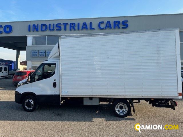 Iveco DAILY Vers. IVECO | Leggero Cabinato <= 35 q.li Furgonato con sponda | INDUSTRIAL CARS S.P.A