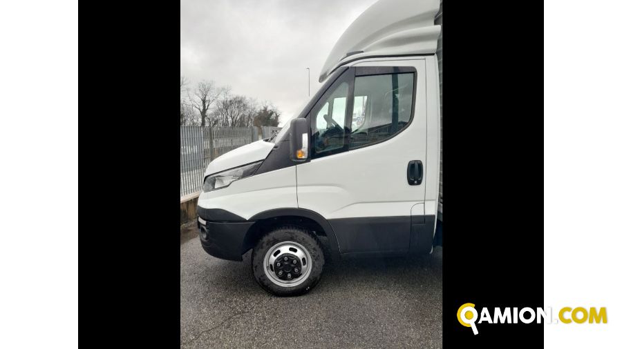 Iveco Mod. IVECO Vers. IVECO | Leggero Cabinato <= 35 q.li Furgonato | INDUSTRIAL CARS S.P.A