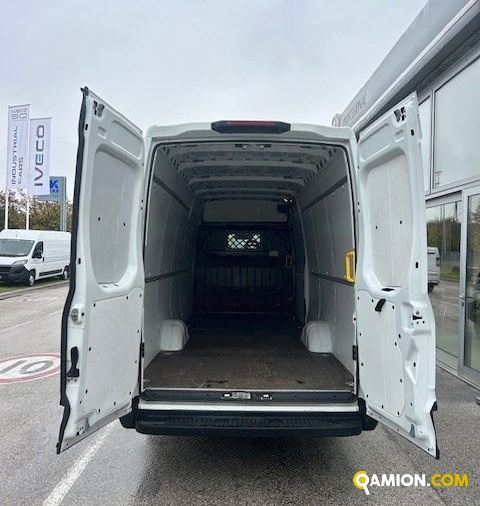 Iveco Mod. IVECO Vers. IVECO | Leggero Cabinato <= 35 q.li Furgone di serie / Van | INDUSTRIAL CARS S.P.A