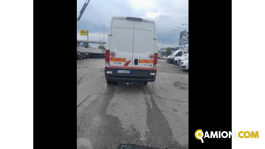 Iveco Mod. IVECO Vers. IVECO | Leggero Cabinato > 35 q.li Furgone di serie / Van | INDUSTRIAL CARS S.P.A