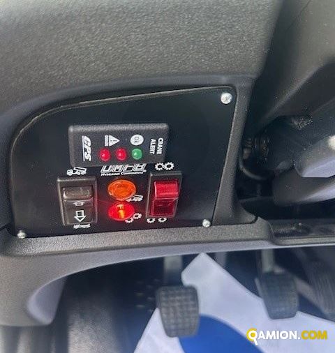 Iveco Mod. IVECO Vers. IVECO | Leggero Furgone <= 35 q.li Furgonato con sponda | INDUSTRIAL CARS S.P.A