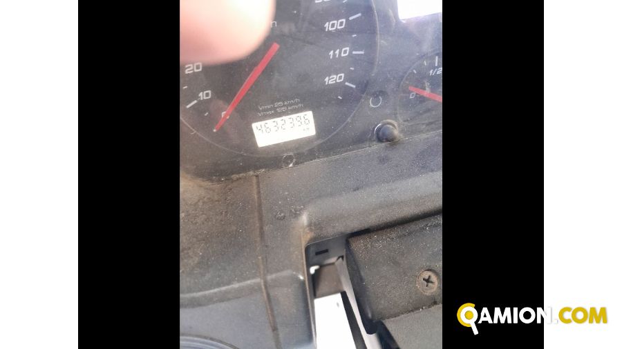 Iveco Mod. IVECO Vers. IVECO | Motrice Cassone fisso con Gru | INDUSTRIAL CARS S.P.A