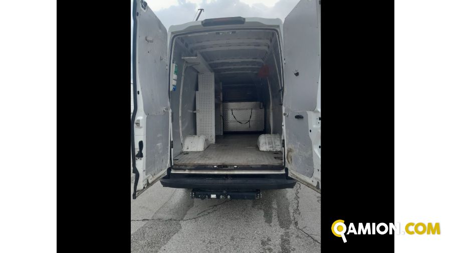 Iveco Mod. IVECO Vers. IVECO | Leggero Cabinato > 35 q.li Furgone di serie / Van | INDUSTRIAL CARS S.P.A
