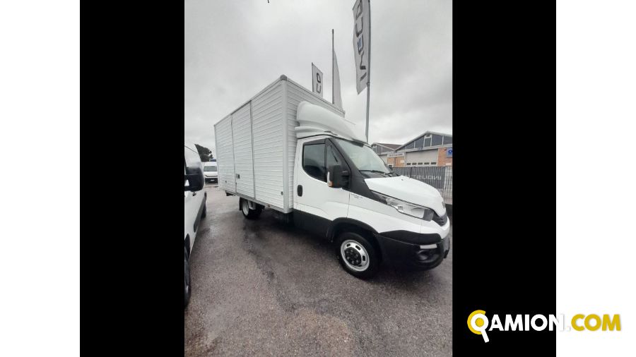 Iveco Mod. IVECO Vers. IVECO | Leggero Cabinato <= 35 q.li Furgonato | INDUSTRIAL CARS S.P.A