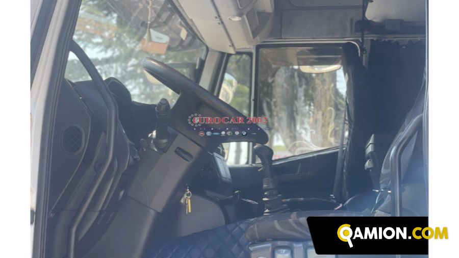 Iveco Stralis 330 Hi Way 2 Assi Q 180 Stralis 330 Hi Way 2 Assi Q 180 | EUROCAR2002 S.R.L.S.