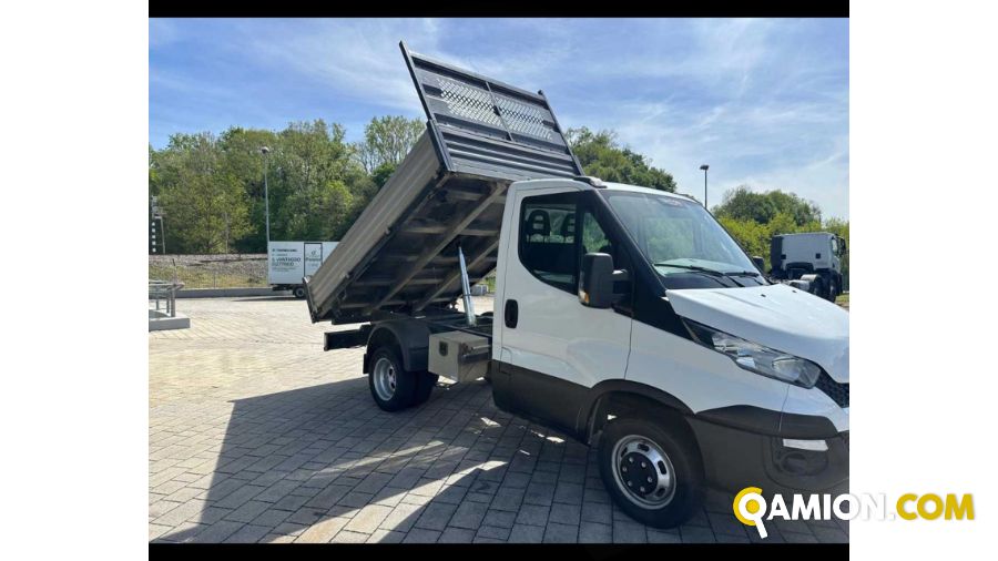 Iveco 35C11 - CASSONE RIBALTABILE TRILATERALE 35C11 - CASSONE RIBALTABILE TRILATERALE | Altro Altro | TENTORI