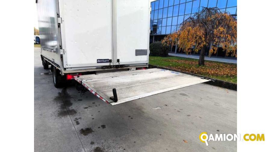 Iveco 35C163.0 CENTINATO CON SPONDA RETRATTILE | Milano Industrial S.P.A.