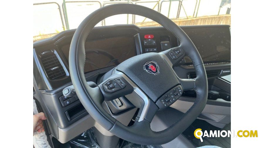 Scania R590 V8 | Motrice semirimorchio Altro | TOSCANDIA SPA