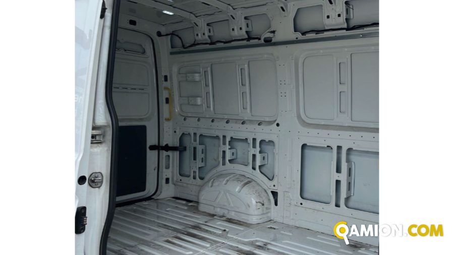 Volkswagen Crafter  Van L3 H3 | Autocarro fino 7.5t Furgone | TOSCANDIA SPA