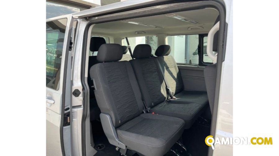 Volkswagen Caravelle  Comfort Line | Autocarro fino 7.5t Minibus | TOSCANDIA SPA