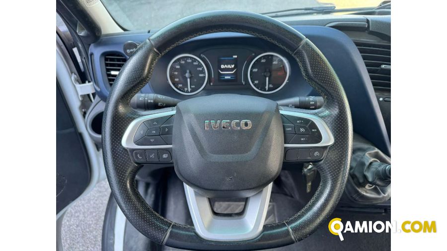 Iveco Medio   Daily 70C16 GRU e CASSONE FISSO | Autocarro fino 7.5t Carrellone | VIVA BRESCIA DIESEL SPA