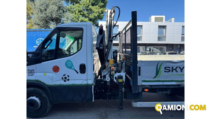 Iveco Medio   Daily 70C16 GRU e CASSONE FISSO | Autocarro fino 7.5t Carrellone | VIVA BRESCIA DIESEL SPA