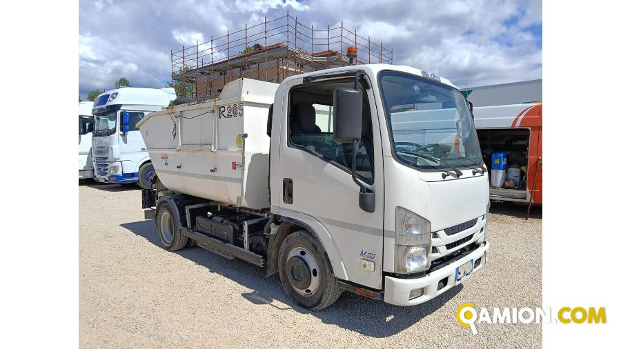 Isuzu M55 M55 | S.G. TRADING S.R.L.
