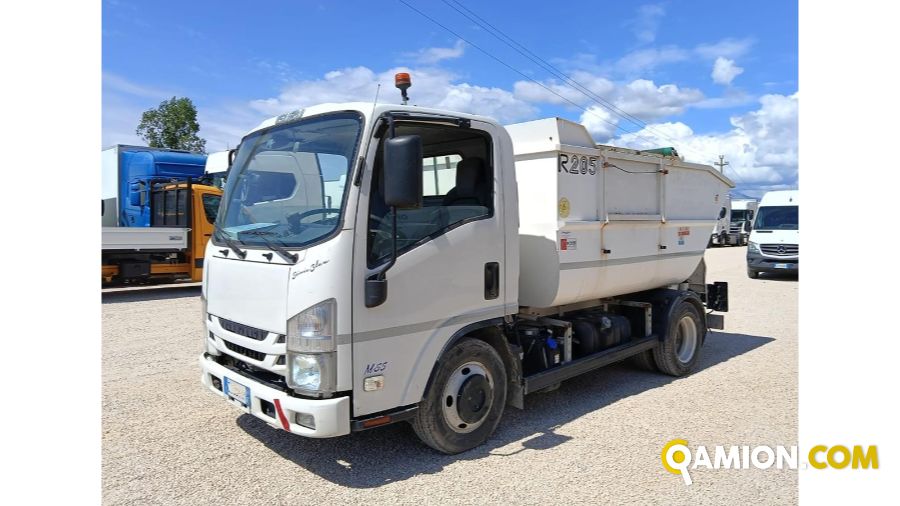 Isuzu M55 M55 | S.G. TRADING S.R.L.