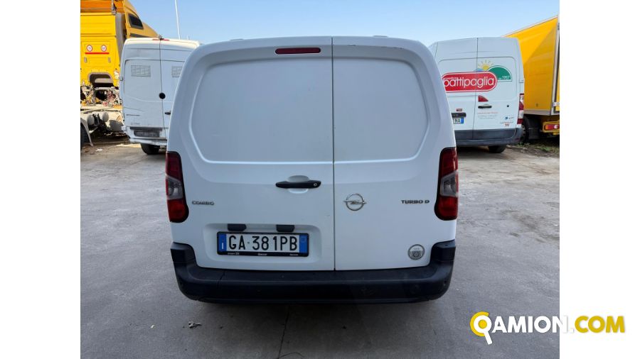 Opel COMBO combo | Lombarda Trucks Center S.R.L.