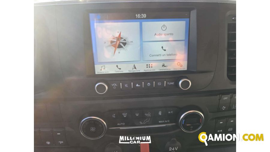 Ford FMAX 500 WHITE PACK MEG CAB FMAX 500 WHITE PACK MEG CAB | Millenium Car