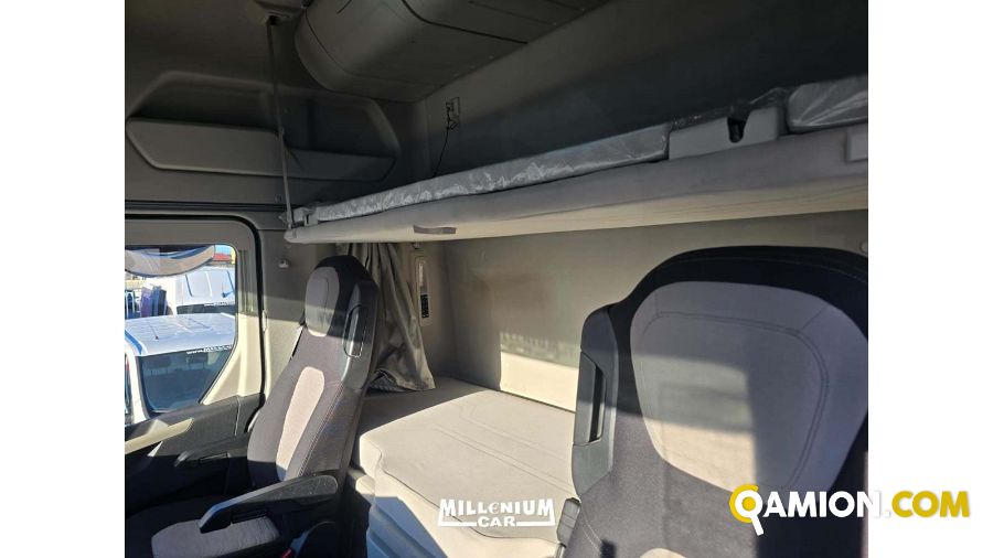 Ford FMAX 500 WHITE PACK MEG CAB FMAX 500 WHITE PACK MEG CAB | Millenium Car