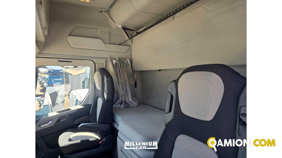 Ford FMAX 500 WHITE PACK MEG CAB FMAX 500 WHITE PACK MEG CAB | Millenium Car