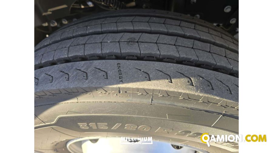 Ford FMAX 500 WHITE PACK MEG CAB FMAX 500 WHITE PACK MEG CAB | Millenium Car